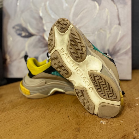 Balenciaga Triple S - Picture 4 of 12